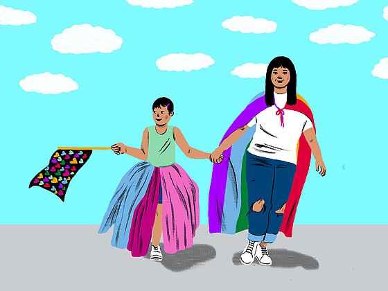 Eine Mutter mit Regenbogenflagge um den Schultern hält ihre trans* Tochter an der Hand, die eine Herzenflagge schwenkt. 